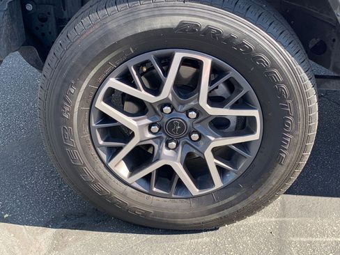 Used 2025 Jeep Wrangler Sahara image 29