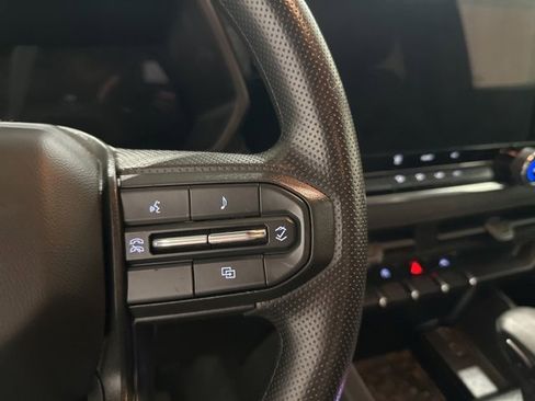 Used 2023 Chevrolet Colorado W/T image 17