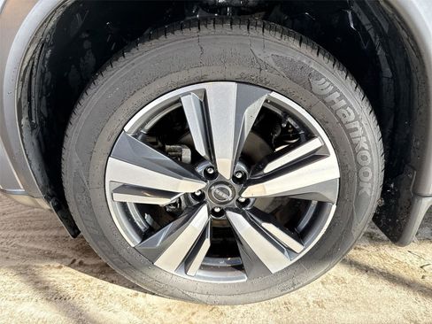 Used 2023 Nissan Rogue SL w/ SL Premium Package image 19