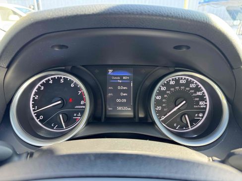 Used 2018 Toyota Camry LE image 21