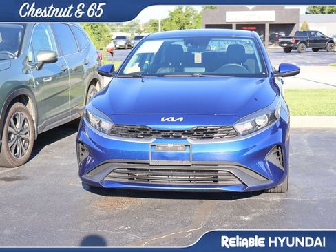 Used 2023 Kia Forte LXS w/ LXS Technology Package FWD image 8
