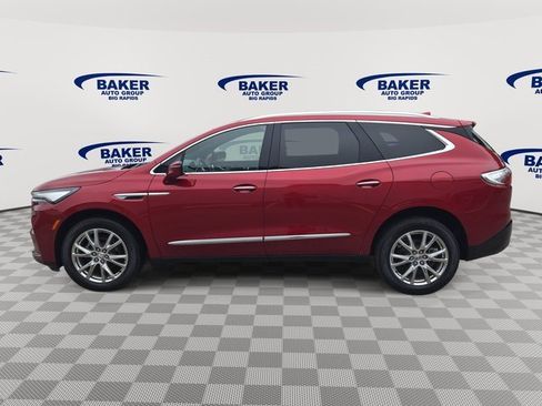 Used 2023 Buick Enclave Essence image 7