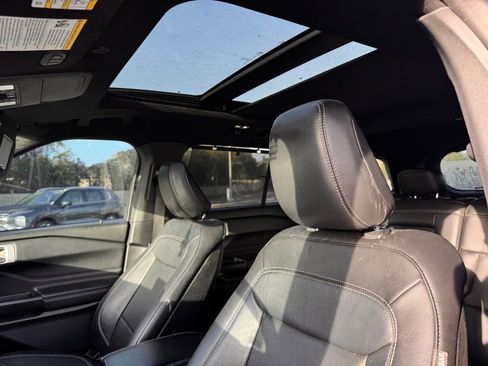 Used 2020 Ford Explorer Limited w/ Class III Trailer Tow Package image 12