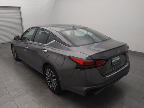 Used 2023 Nissan Altima 2.5 SV w/ SV Premium Package FWD image 5