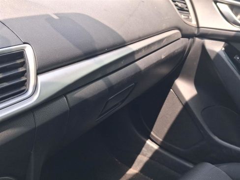 Used 2017 MAZDA MAZDA3 Sport FWD image 2