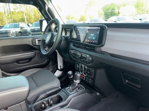 Used 2025 Jeep Gladiator Sport image 45
