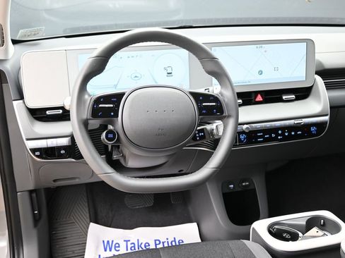 Used 2023 Hyundai Ioniq 5 SE w/ Cargo Package image 32