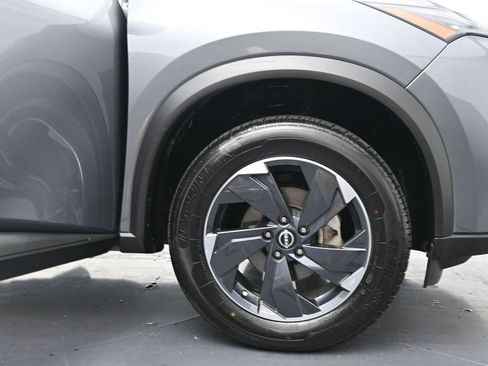 Used 2024 Nissan Rogue SV AWD/4WD image 6