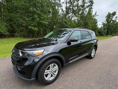 Used 2022 Ford Explorer XLT AWD/4WD image 12