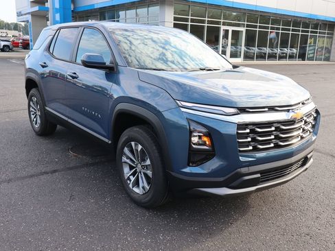 New 2027 Chevrolet Equinox LT FWD image 2