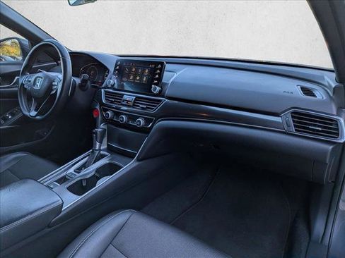 Used 2018 Honda Accord Sport image 16