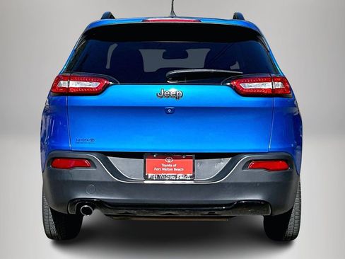 Used 2018 Jeep Cherokee Latitude w/ Altitude Package image 6