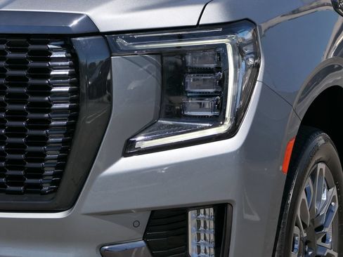 Used 2024 GMC Yukon Denali Ultimate AWD/4WD image 7