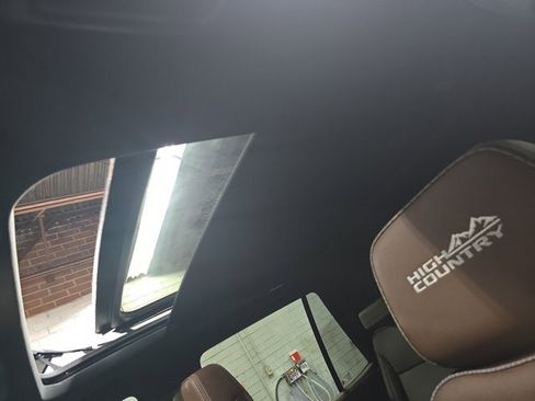 Used 2024 Chevrolet Tahoe High Country image 30