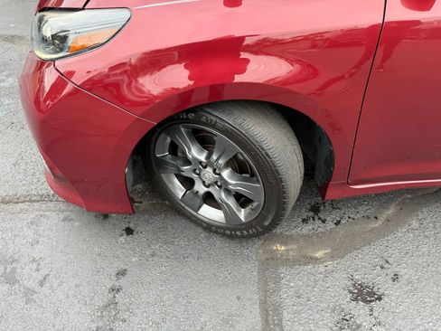 Used 2015 Toyota Sienna SE Premium image 53