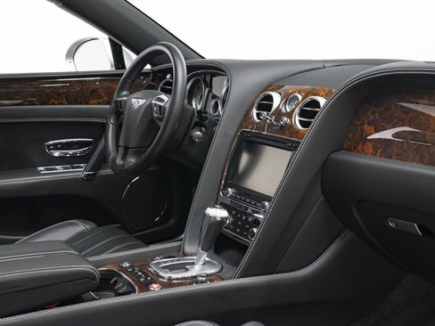 Used 2014 Bentley Flying Spur W12 image 39