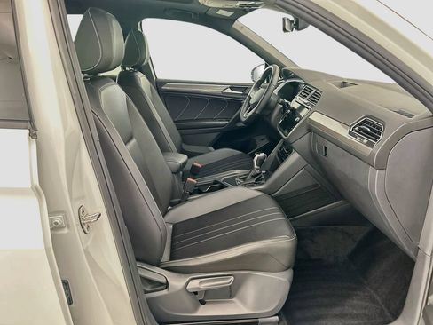 Used 2024 Volkswagen Tiguan SE R-Line FWD image 18