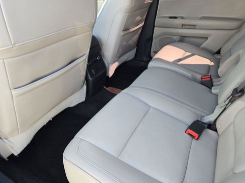 Used 2013 Ford Explorer XLT AWD/4WD image 11