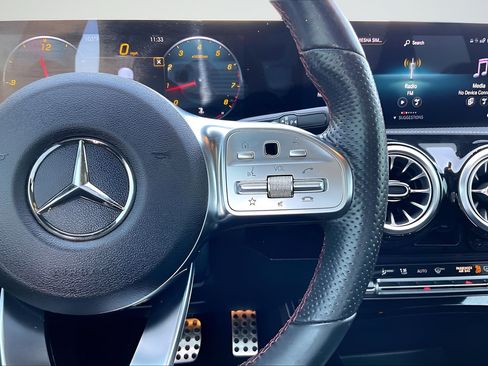 Used 2022 Mercedes-Benz CLA 250 image 11