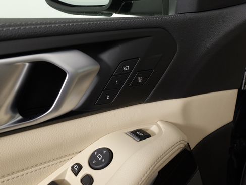 Used 2021 BMW X5 M50i w/ Premium Package image 27