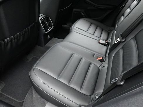 New 2026 Porsche Macan AWD/4WD image 9