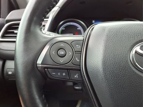 Used 2022 Toyota Camry SE w/ Cold Weather Package FWD image 28