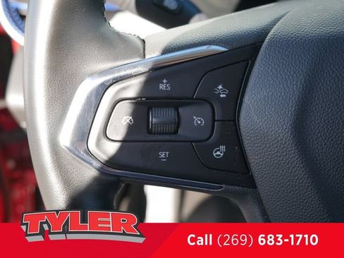 Used 2024 Chevrolet Trax LT w/ LT Convenience Package FWD image 25