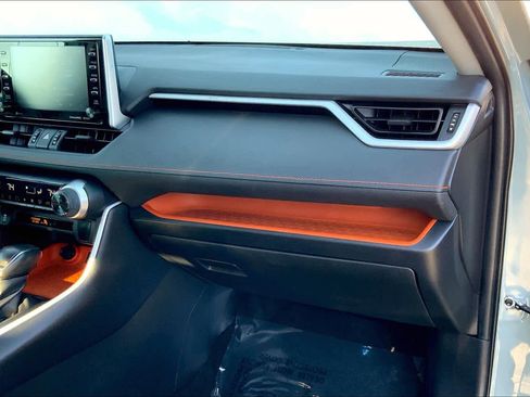 Used 2020 Toyota RAV4 Adventure image 18