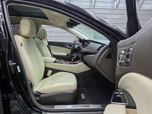 Used 2015 Kia K900 Premium w/ Interior Highline Package RWD image 16