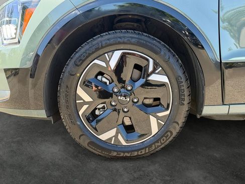 Used 2023 Kia Niro Wave w/ Wave Preserve Package FWD image 4