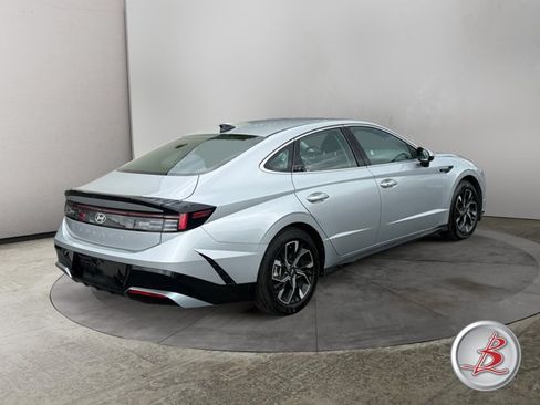Used 2025 Hyundai Sonata SEL FWD image 7