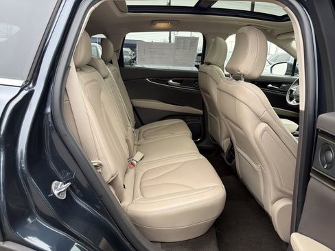 Certified 2022 Lincoln Nautilus Reserve w/ Equipment Group 201A image 17