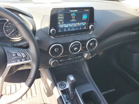 Certified 2025 Nissan Sentra SR image 19