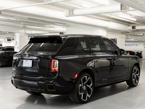 Certified 2025 Rolls-Royce Cullinan Black Badge AWD/4WD image 5