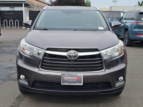 Used 2014 Toyota Highlander Limited Platinum AWD/4WD image 2
