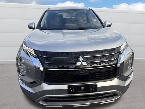 Used 2024 Mitsubishi Outlander SE image 12