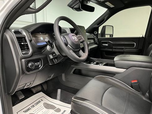 Used 2025 RAM 3500 Laramie AWD/4WD image 20