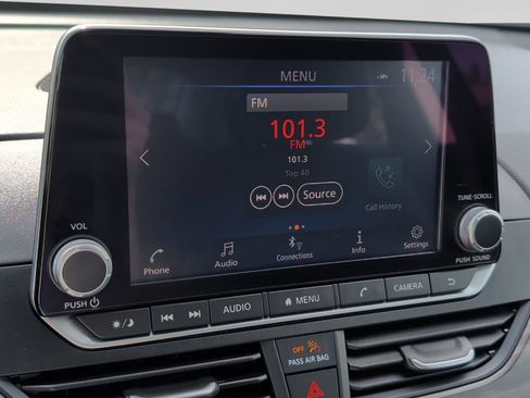 Used 2025 Nissan Altima 2.5 SV FWD image 19