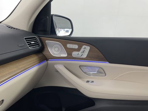 Certified 2026 Mercedes-Benz GLS 450 4MATIC image 12