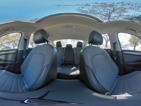 Used 2025 Volkswagen Jetta SE image 39