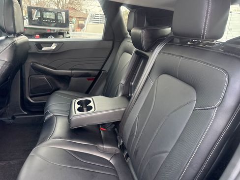 Used 2025 Ford Escape SE image 27