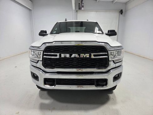 Used 2022 RAM 2500 Tradesman w/ Chrome Appearance Group AWD/4WD image 2