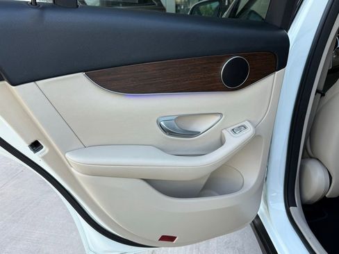 Certified 2022 Mercedes-Benz GLC 300 image 23
