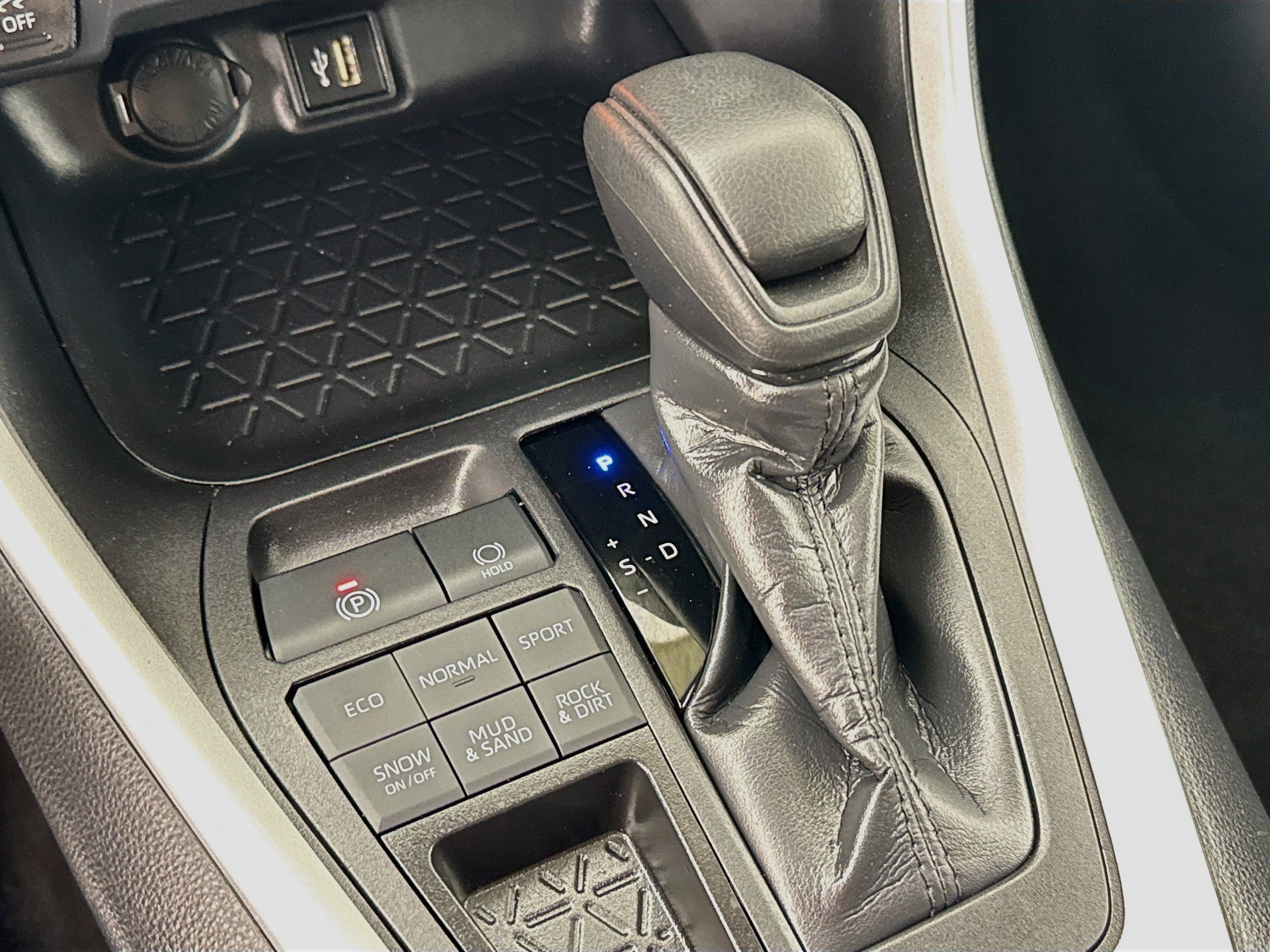 Certified 2025 Toyota RAV4 LE AWD/4WD image 18