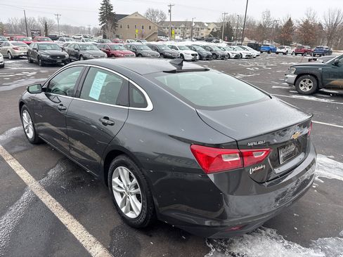 Used 2018 Chevrolet Malibu Hybrid image 5