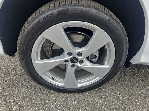 Certified 2025 Audi Q5 Premium Plus w/ Premium Plus AWD/4WD image 8