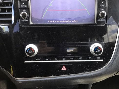 Used 2020 Mitsubishi Outlander ES AWD/4WD image 8