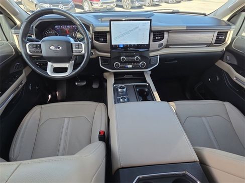 Used 2024 Ford Expedition Limited image 14