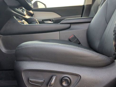 Certified 2026 Toyota Grand Highlander Platinum image 12