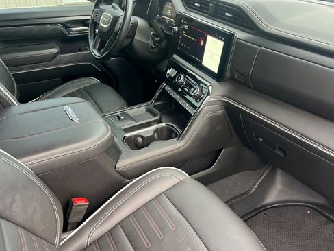 Used 2024 GMC Sierra 2500 AT4X image 12
